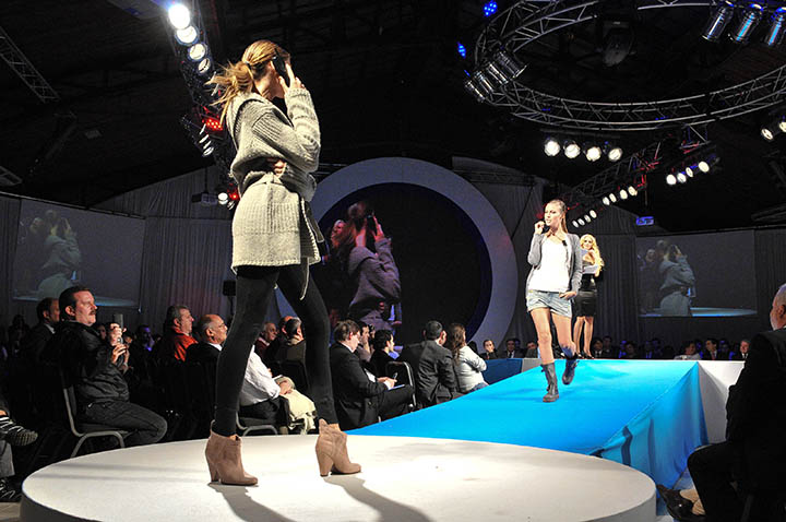 Alquiler de Pasarela para Desfile de Moda Alquiler de Pasarela para Desfile de Moda